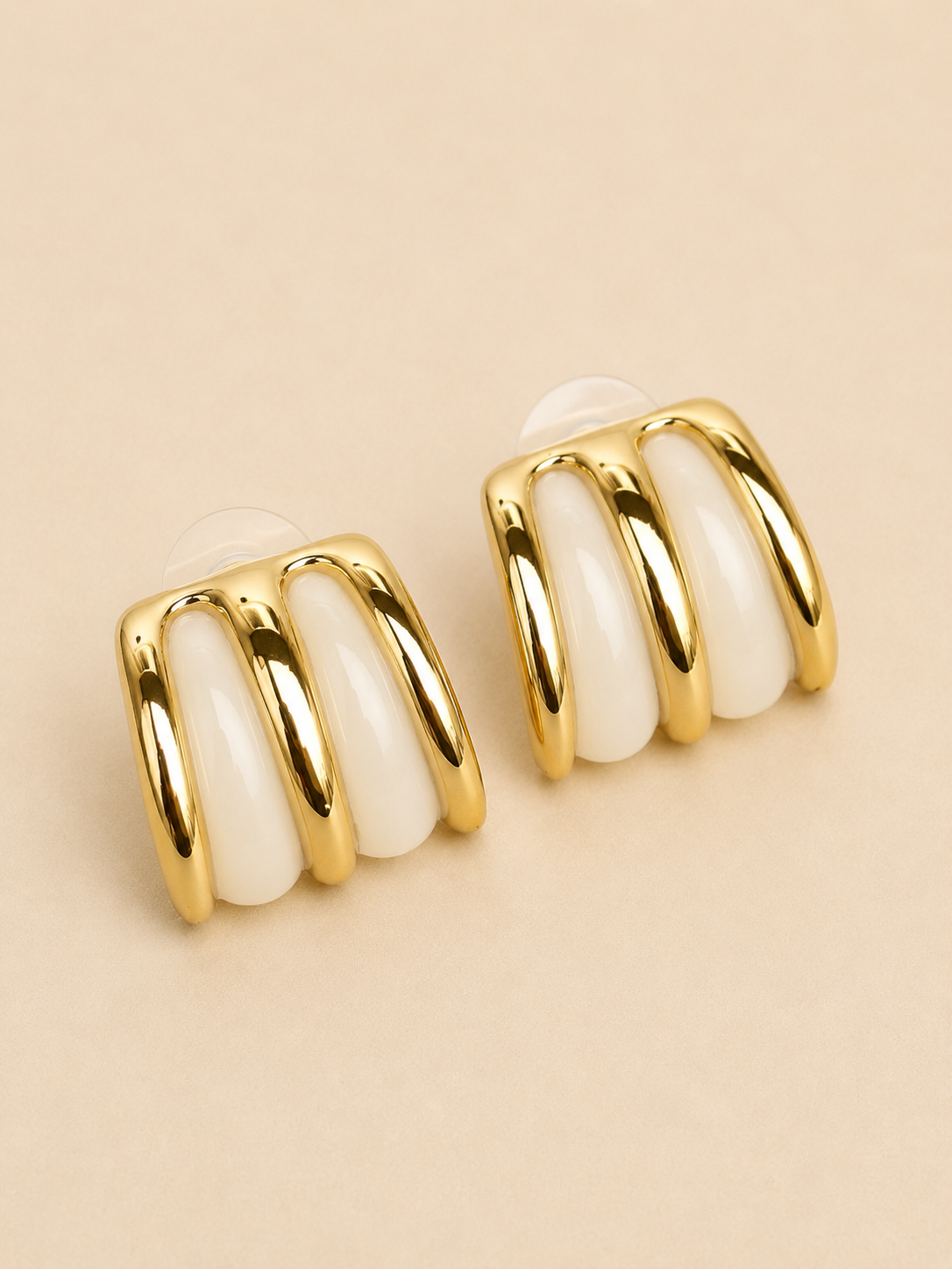 Beyaz Şerit Detaylı Küpe - 14K