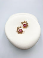 Güneş Motifli Pembe Taşlı Küpe