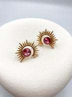 Güneş Motifli Pembe Taşlı Küpe