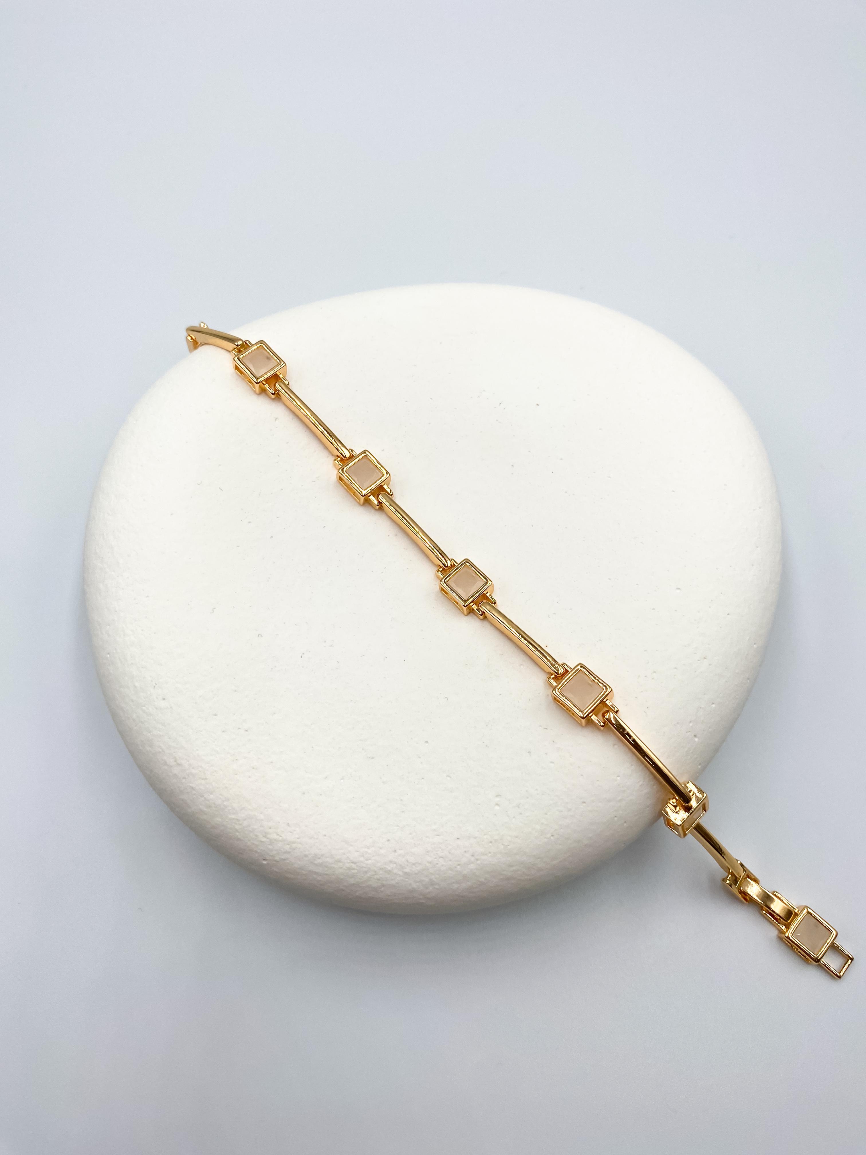 Mat Taş Detaylı Kare Bileklik