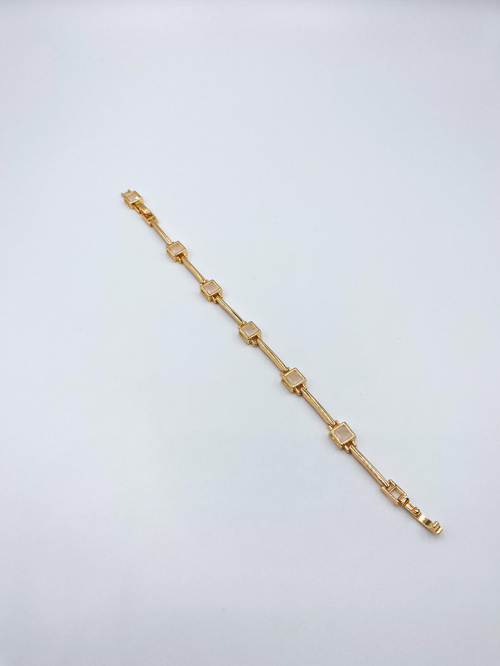 Mat Taş Detaylı Kare Bileklik