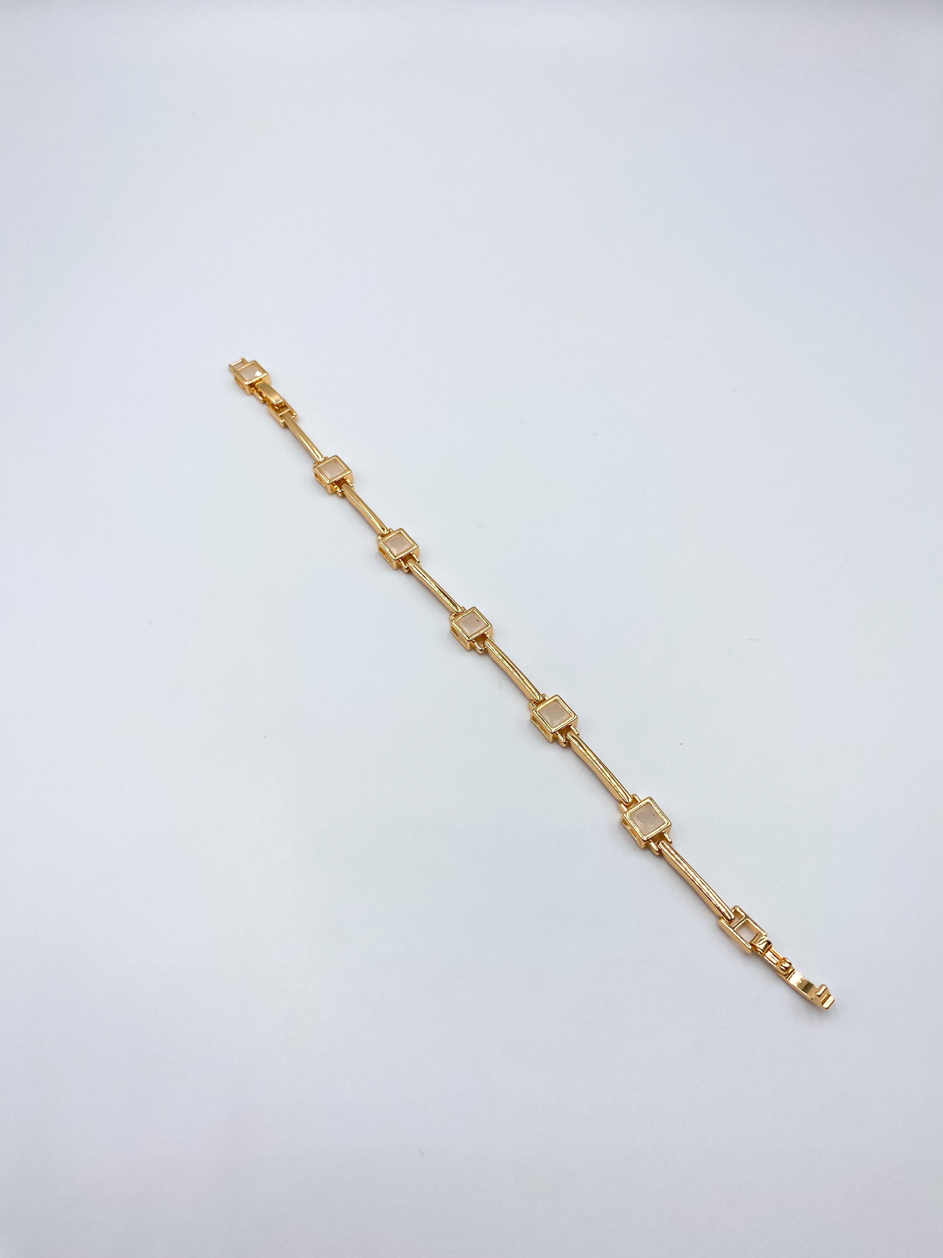 Mat Taş Detaylı Kare Bileklik