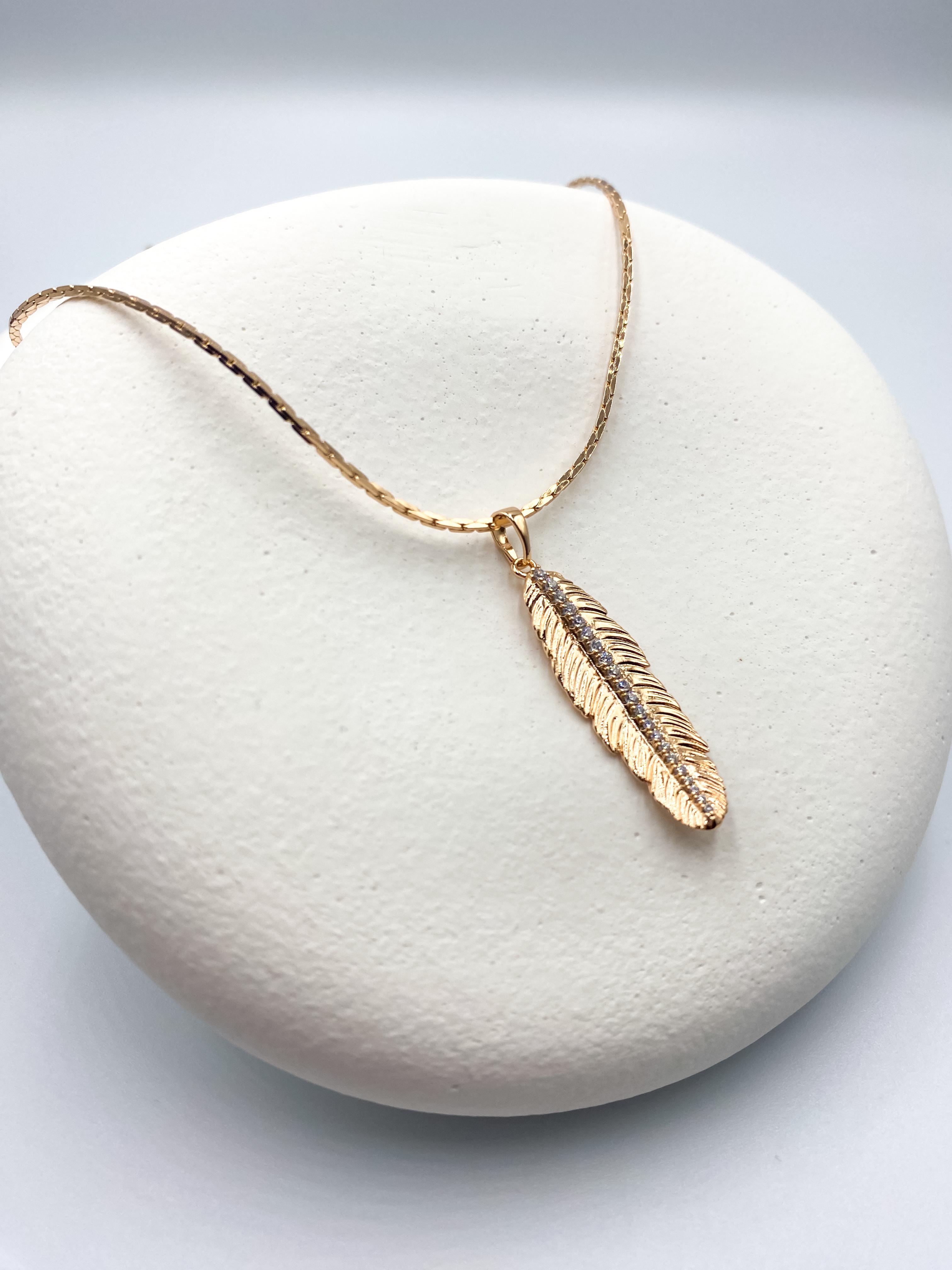 Tüy Detaylı Çelik Kolye