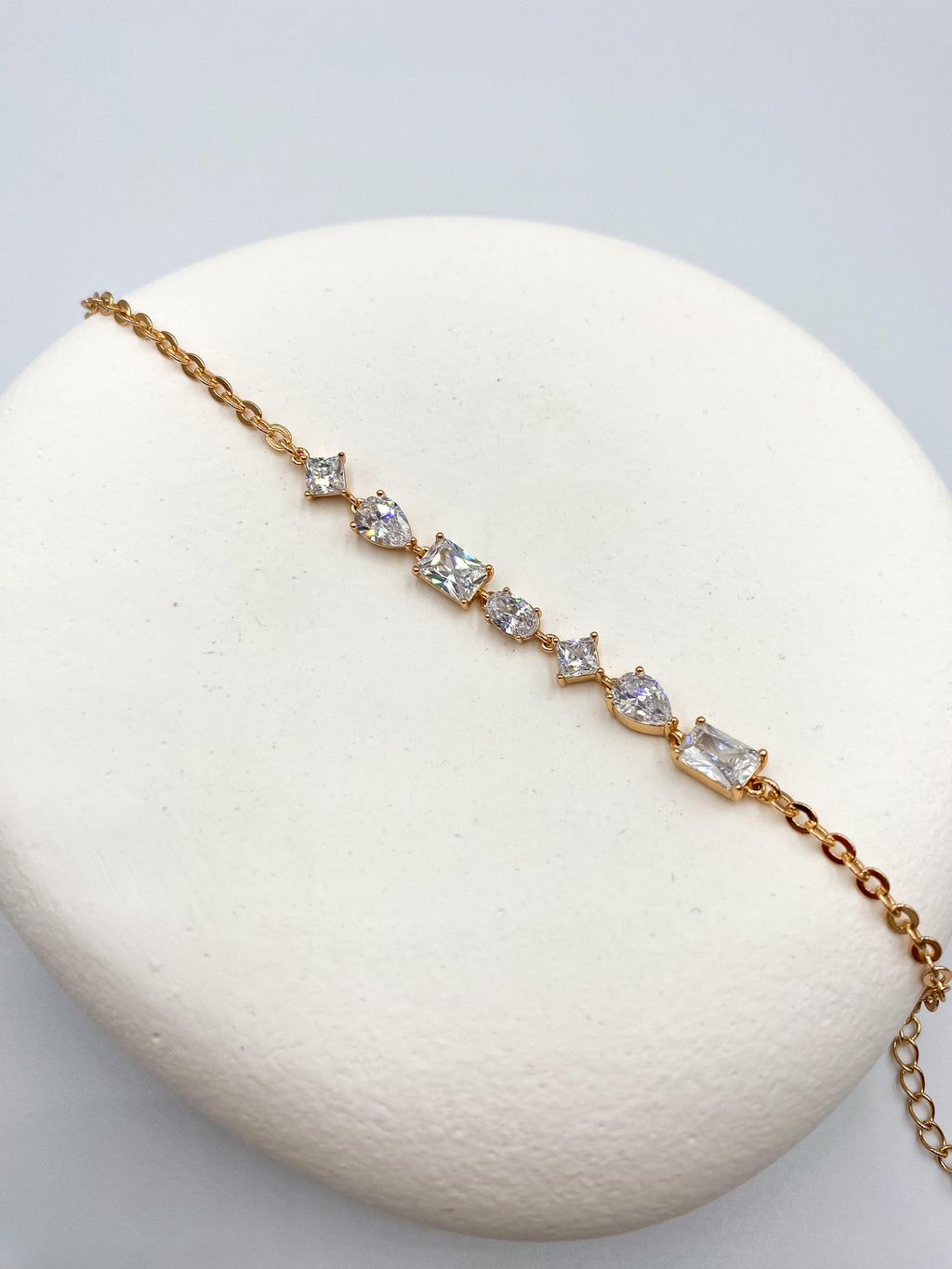 Karışık Kesim Taşlı Ayarlanabilir Zarif Bileklik