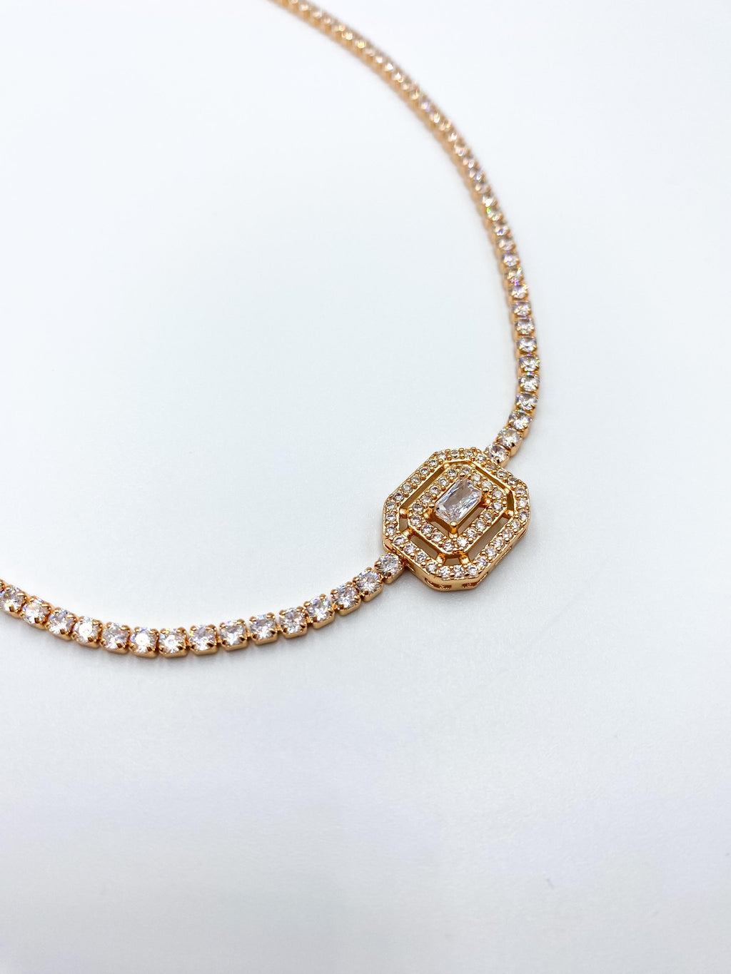 Kare Kesim Tam Taşlı Çelik Kolye