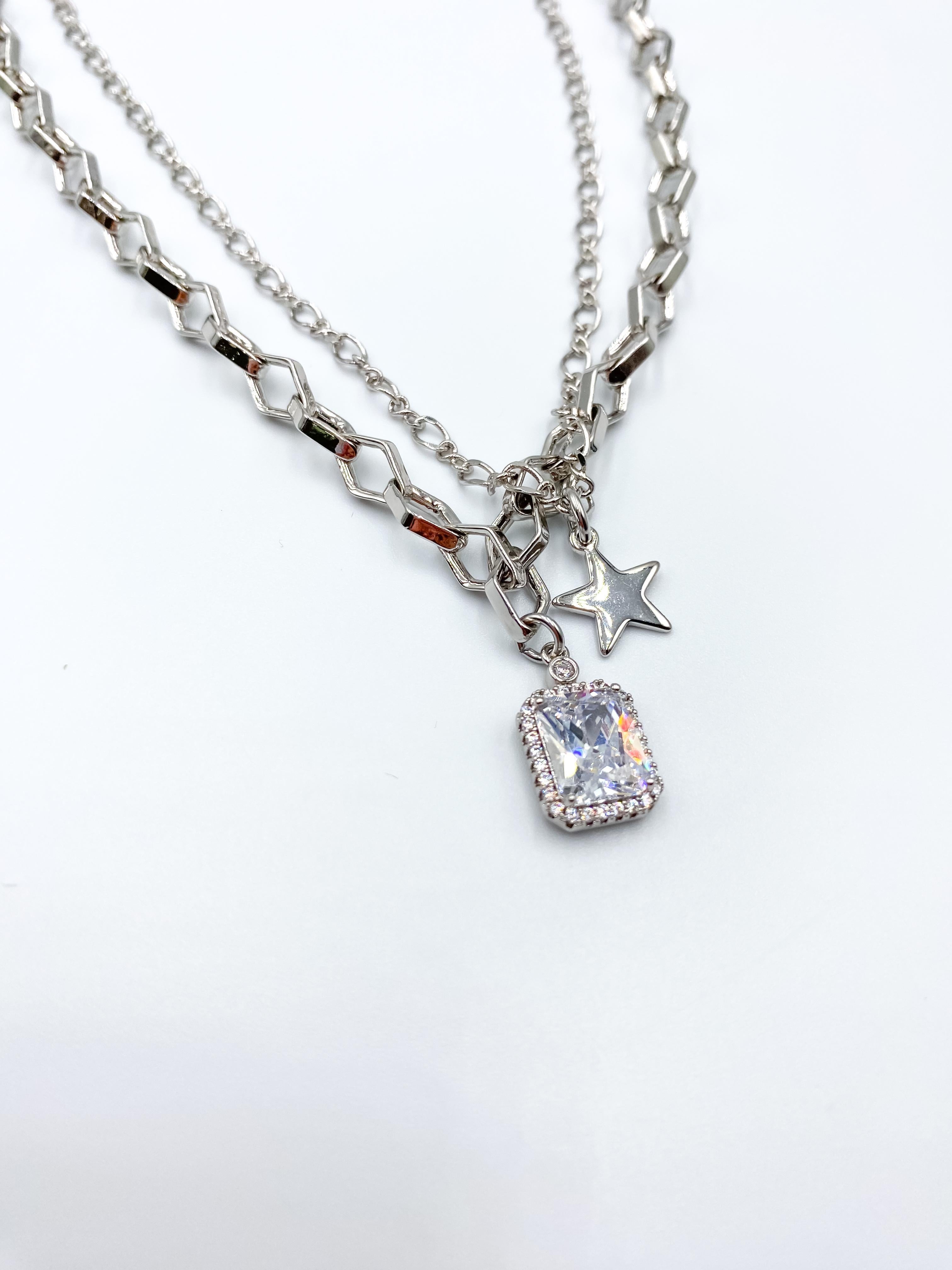 Yıldızlı Taşlı Gümüş Renk Çelik Kolye