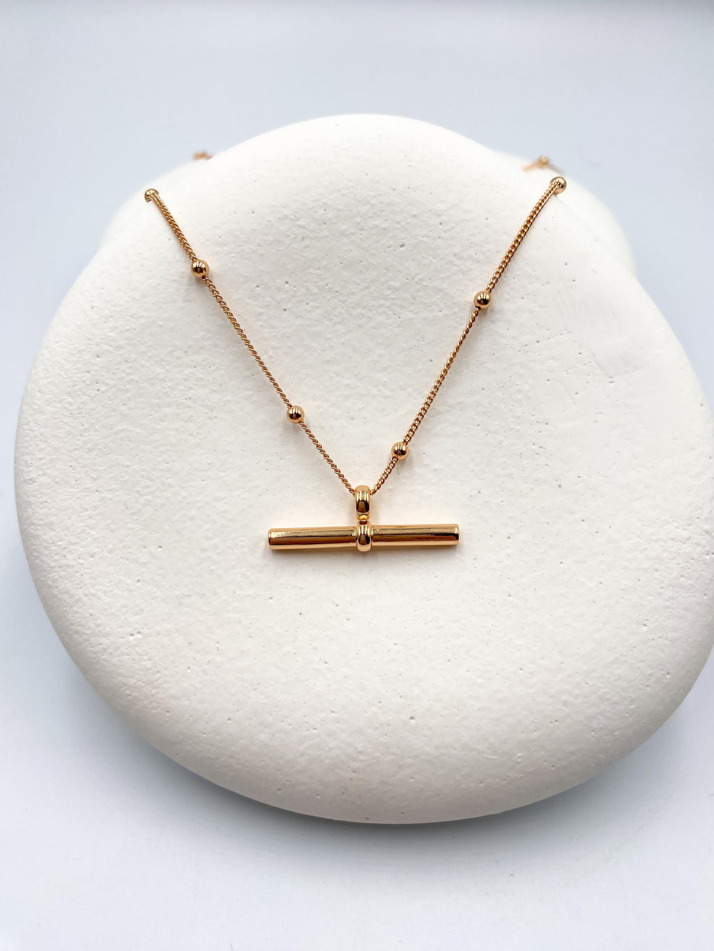 Top Detaylı T Bar Kolye