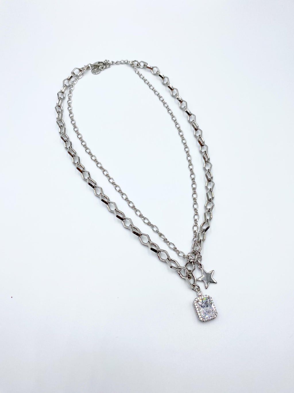Yıldızlı Taşlı Gümüş Renk Çelik Kolye