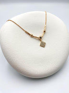 Işıltılı Kare Kesim Kolye