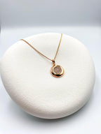 Yuvarlak Taşlı Madalyon Kolye