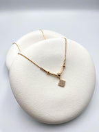 Işıltılı Kare Kesim Kolye