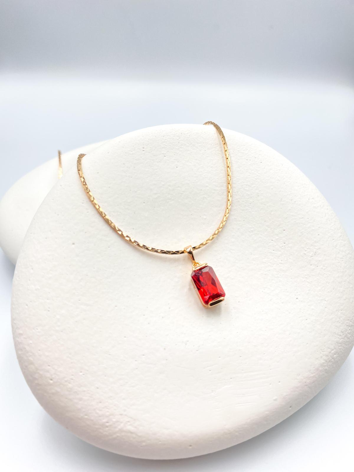 Kırmızı Taşlı Zarif Kolye