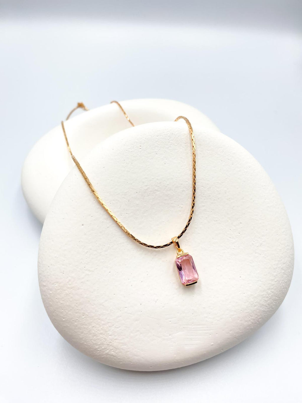 Dikdörtgen Pembe Zarif Taş Kolye