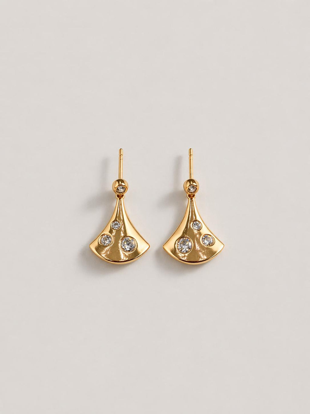 Taş Detaylı Yelpaze Küpe - 18K