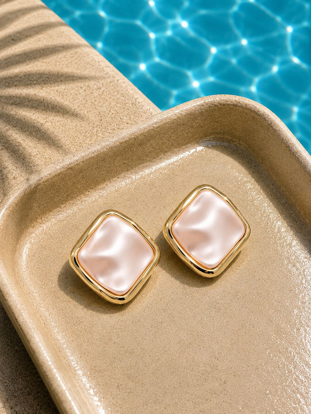 Sedefli Minimalist Pembe Küpe - 14K