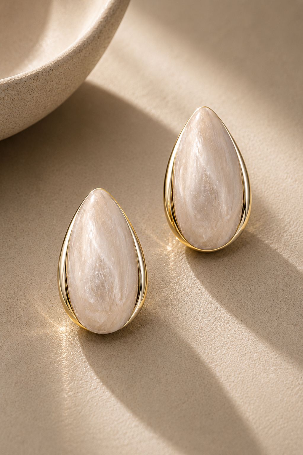 Beyaz Marble Damla Küpe - 14K